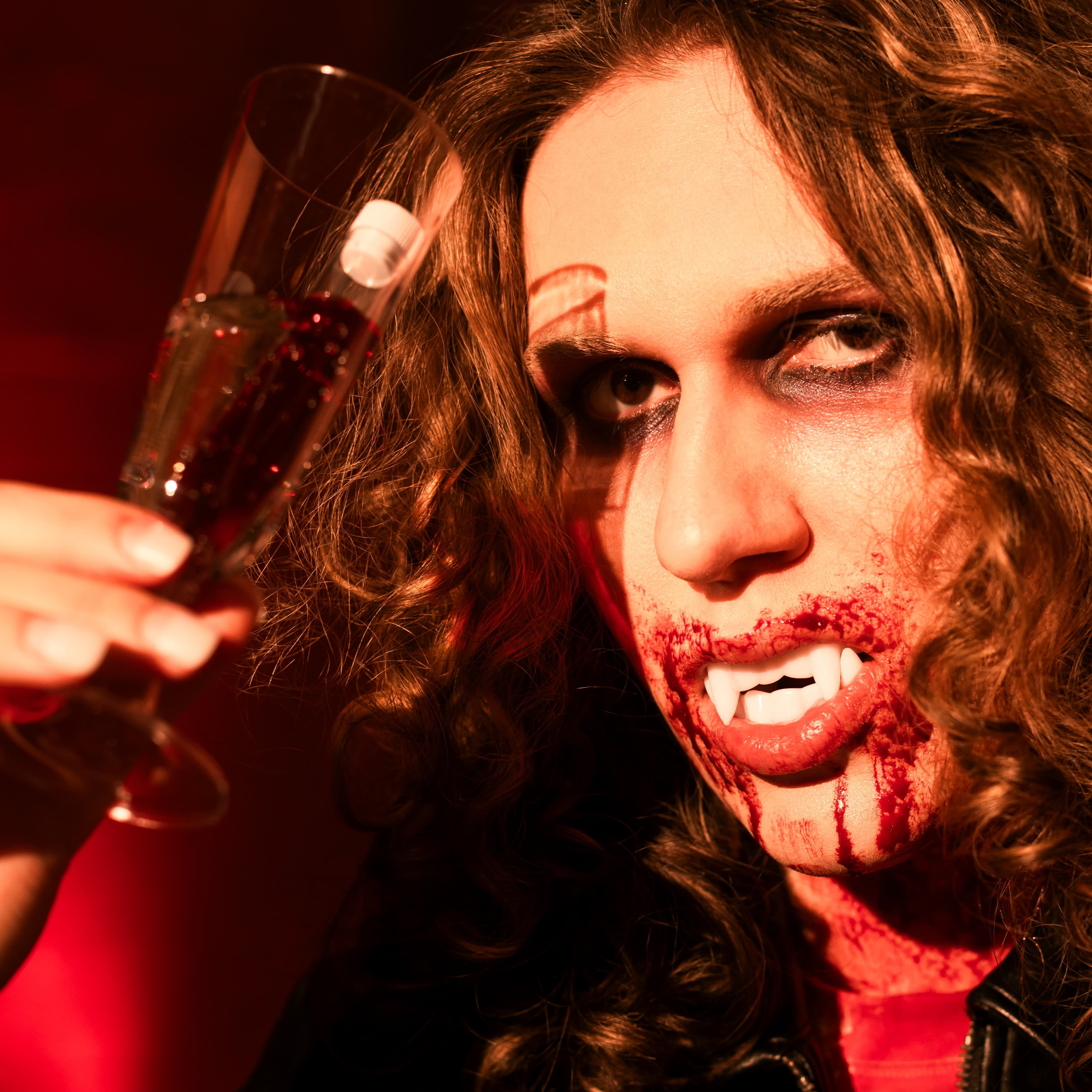 Vampirski zubi 2